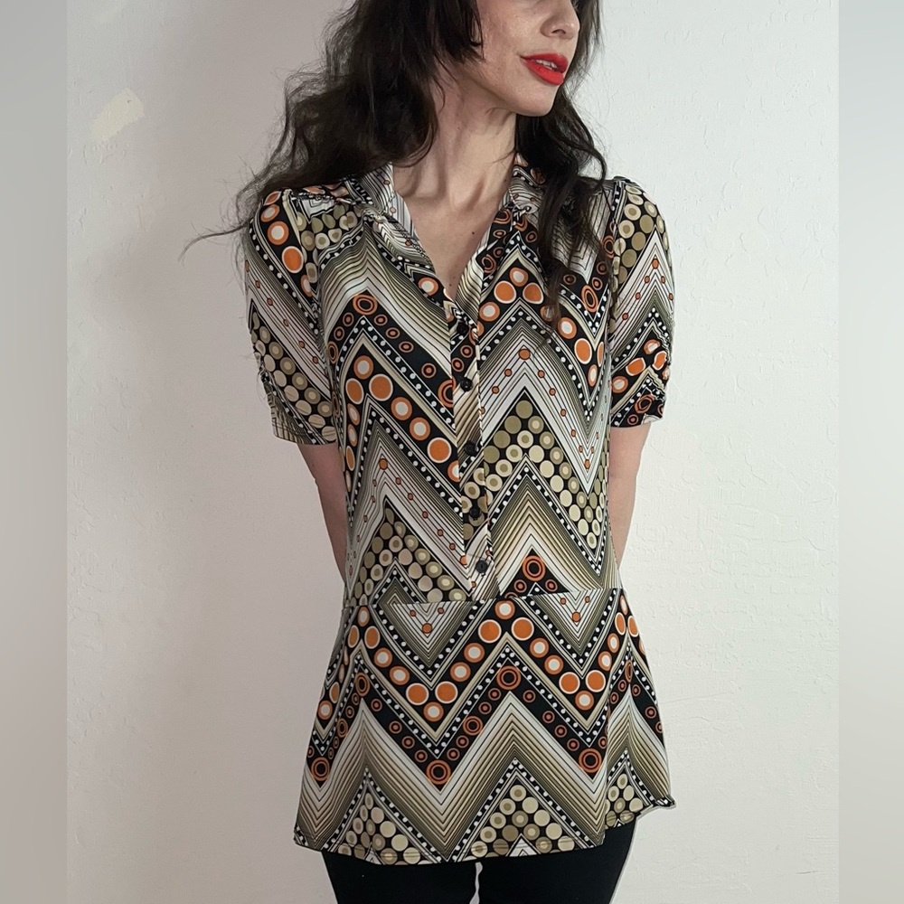 Y2K geometric groovy op art chevron pattern top by ING - Picture 3 of 3